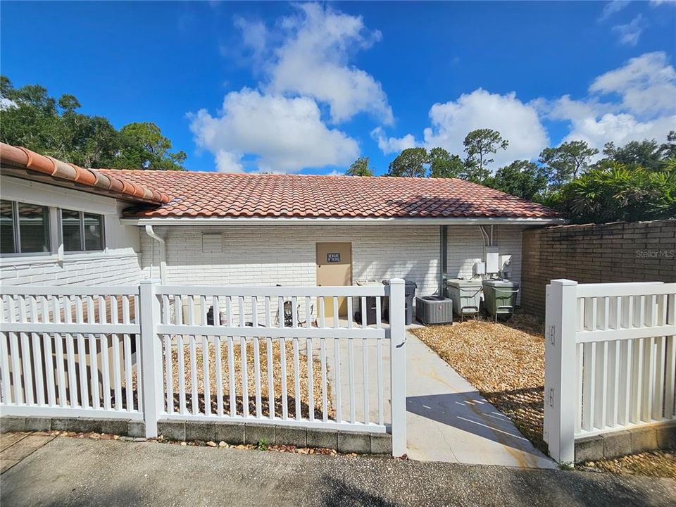 For Sale: $925,000 (4 beds, 4 baths, 3555 Square Feet)