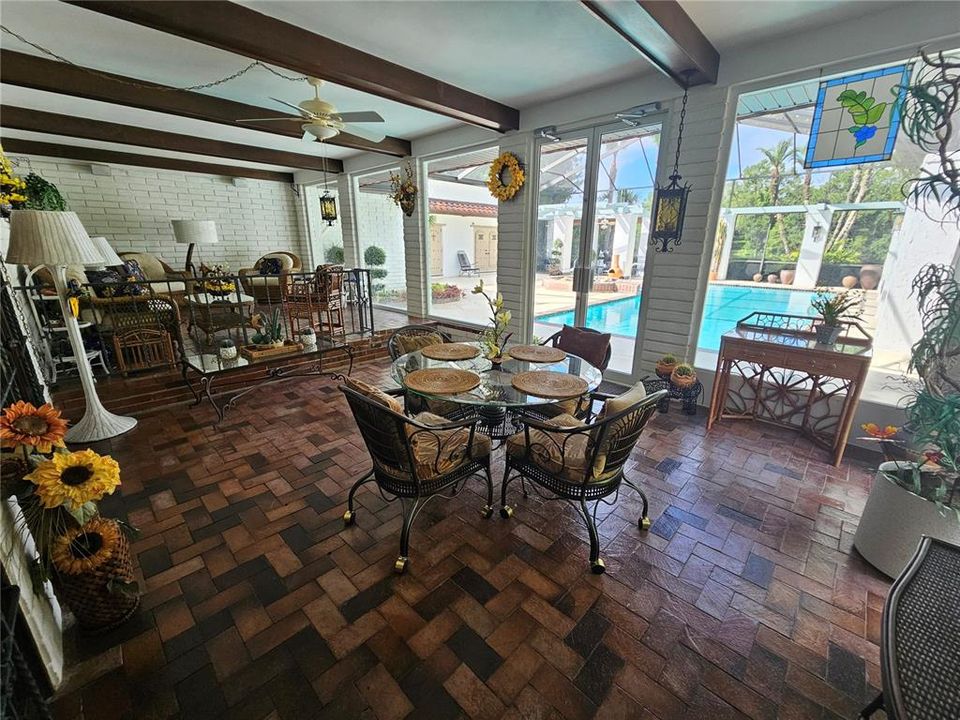 For Sale: $925,000 (4 beds, 4 baths, 3555 Square Feet)