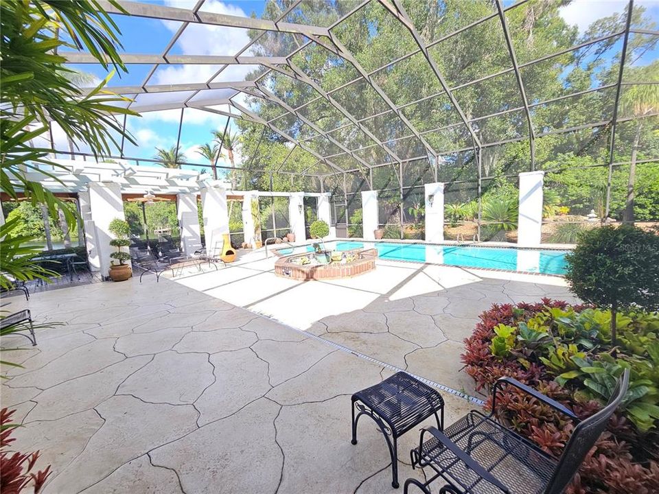 For Sale: $925,000 (4 beds, 4 baths, 3555 Square Feet)