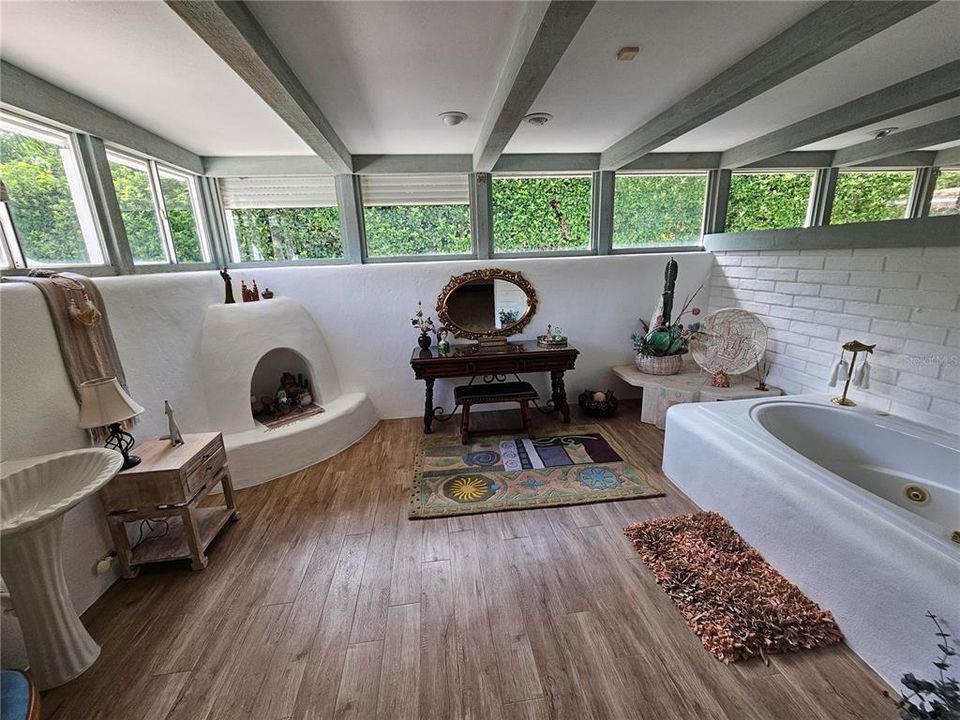 For Sale: $925,000 (4 beds, 4 baths, 3555 Square Feet)