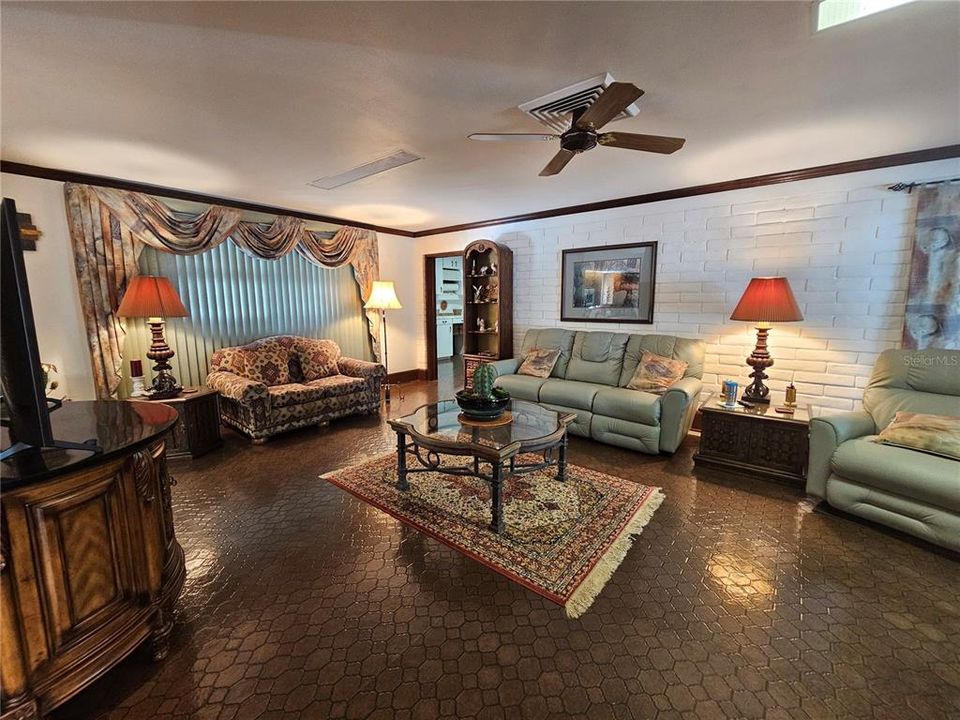 For Sale: $925,000 (4 beds, 4 baths, 3555 Square Feet)