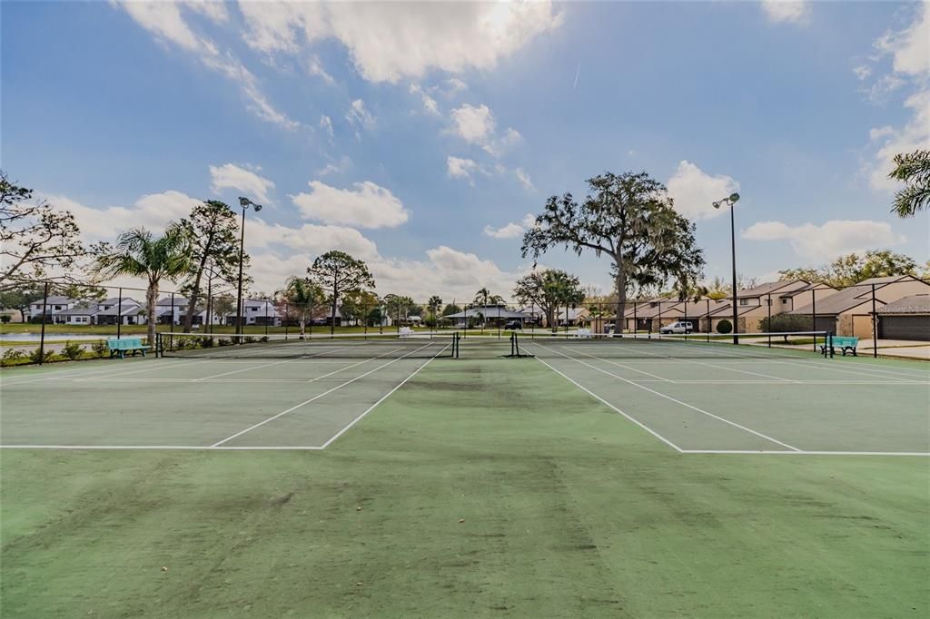 На продажу: $269,500 (2 спален, 2 ванн, 1706 Квадратных фут)