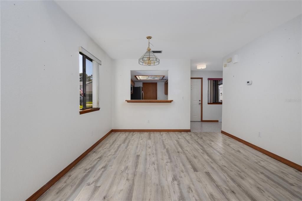 На продажу: $269,500 (2 спален, 2 ванн, 1706 Квадратных фут)