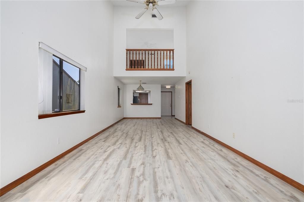 На продажу: $269,500 (2 спален, 2 ванн, 1706 Квадратных фут)