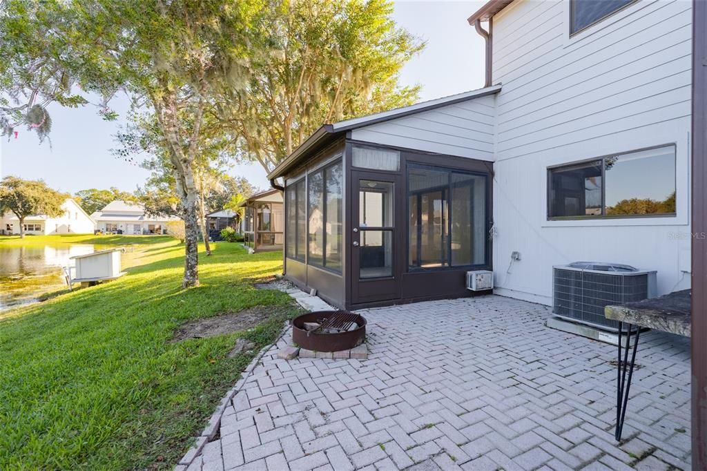 На продажу: $269,500 (2 спален, 2 ванн, 1706 Квадратных фут)