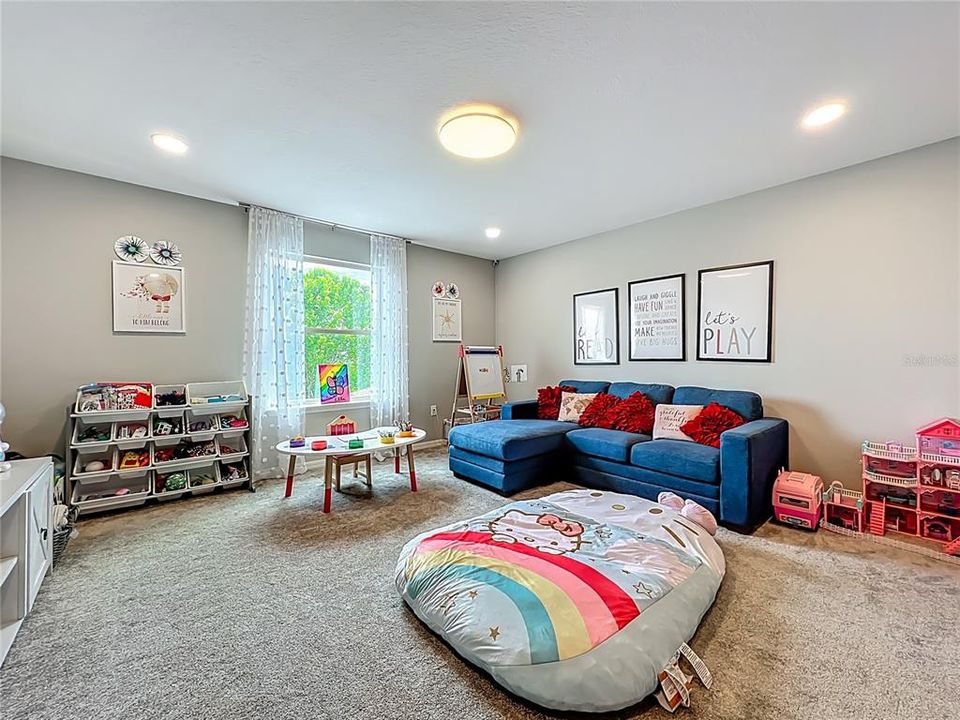 For Sale: $524,900 (5 beds, 3 baths, 2636 Square Feet)