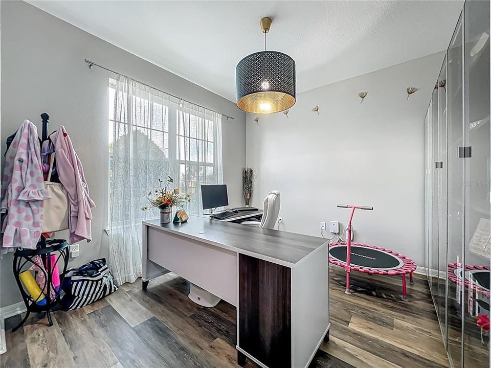 For Sale: $524,900 (5 beds, 3 baths, 2636 Square Feet)