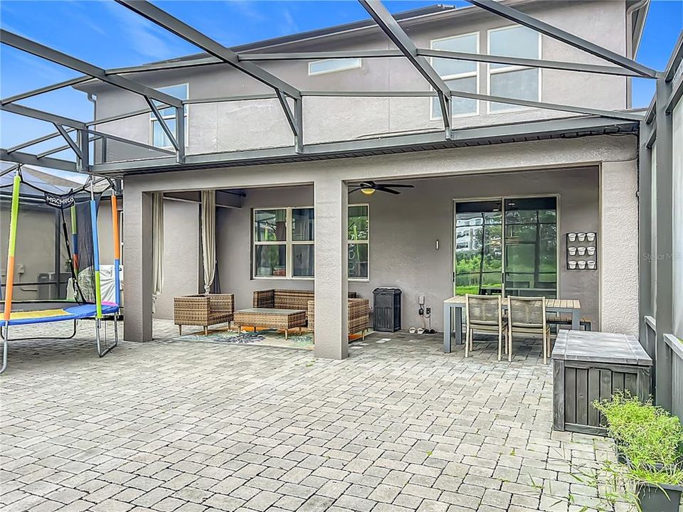 For Sale: $524,900 (5 beds, 3 baths, 2636 Square Feet)