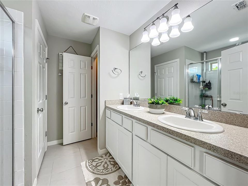 For Sale: $524,900 (5 beds, 3 baths, 2636 Square Feet)