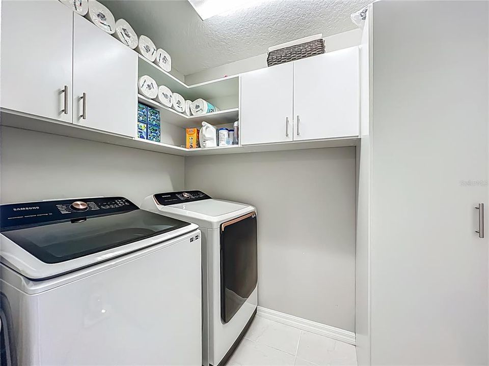 For Sale: $524,900 (5 beds, 3 baths, 2636 Square Feet)