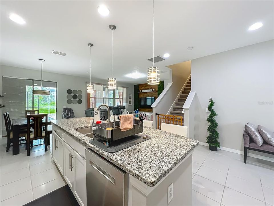 For Sale: $524,900 (5 beds, 3 baths, 2636 Square Feet)