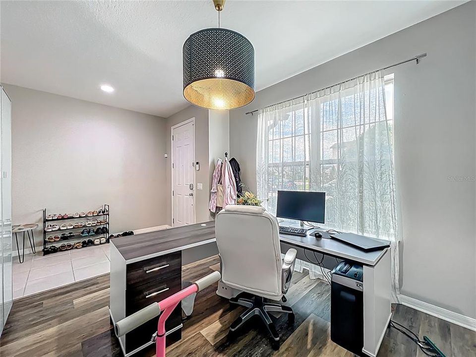 For Sale: $524,900 (5 beds, 3 baths, 2636 Square Feet)