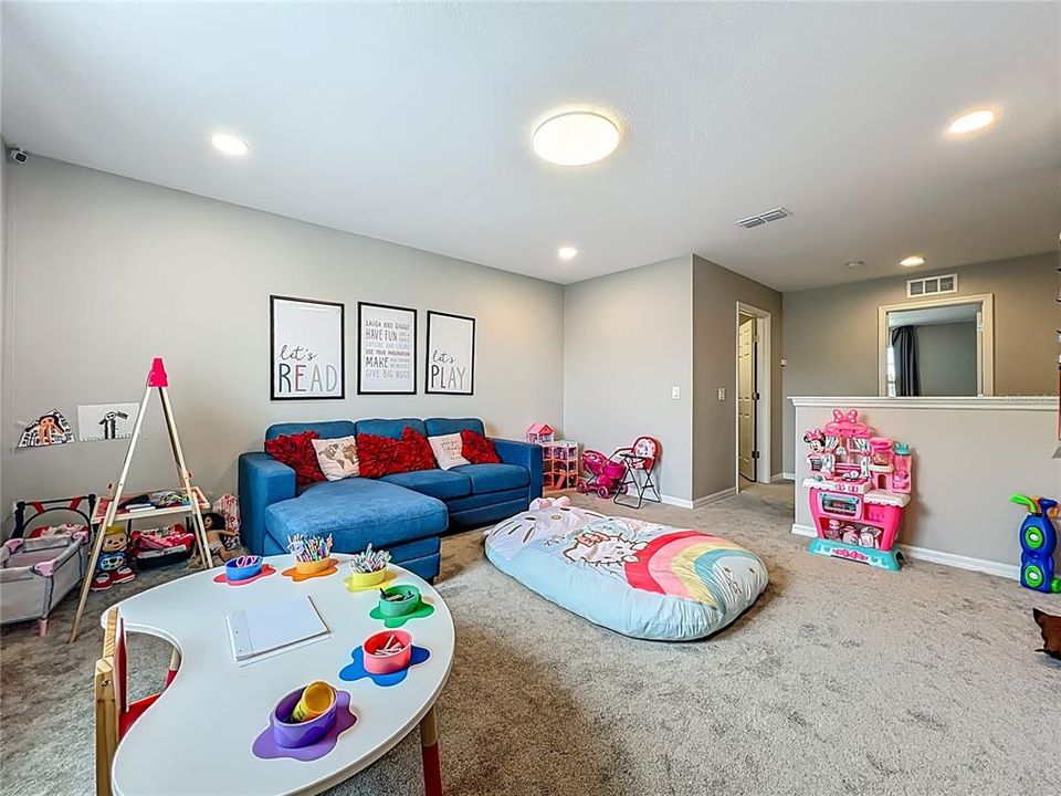 For Sale: $524,900 (5 beds, 3 baths, 2636 Square Feet)