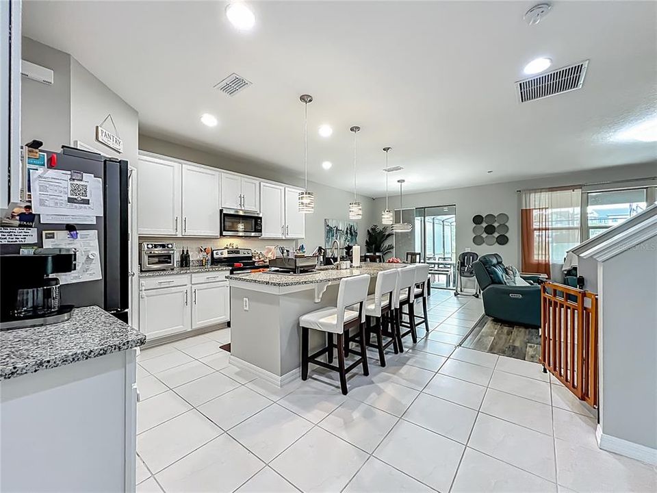 For Sale: $524,900 (5 beds, 3 baths, 2636 Square Feet)