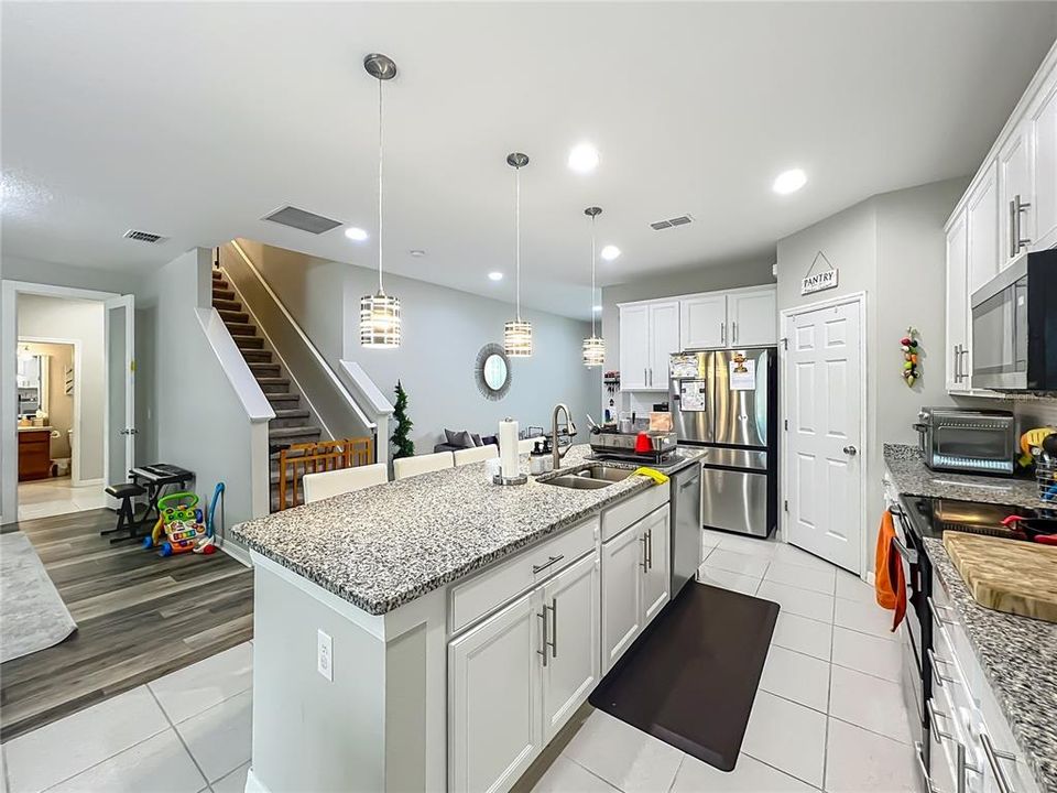 For Sale: $524,900 (5 beds, 3 baths, 2636 Square Feet)