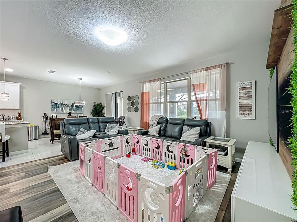 For Sale: $524,900 (5 beds, 3 baths, 2636 Square Feet)