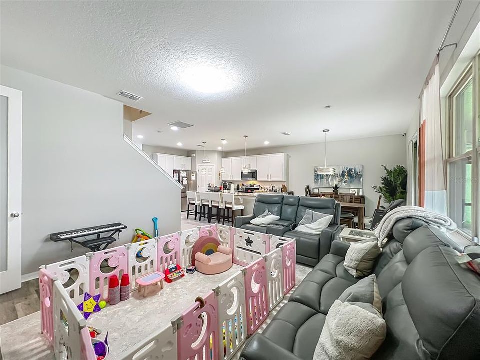 For Sale: $524,900 (5 beds, 3 baths, 2636 Square Feet)