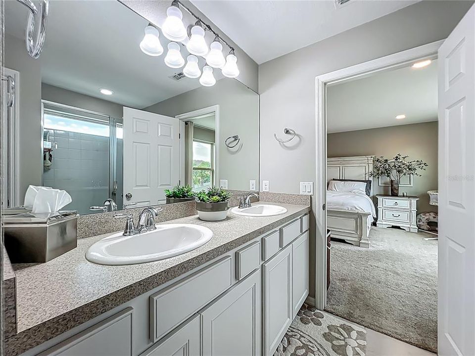 For Sale: $524,900 (5 beds, 3 baths, 2636 Square Feet)