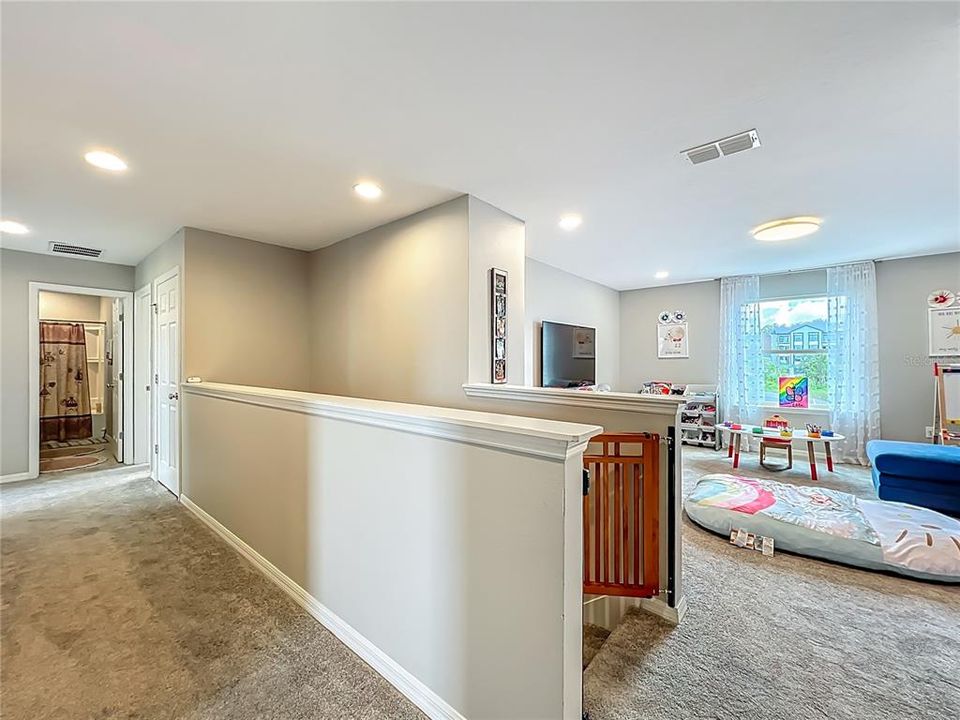 For Sale: $524,900 (5 beds, 3 baths, 2636 Square Feet)