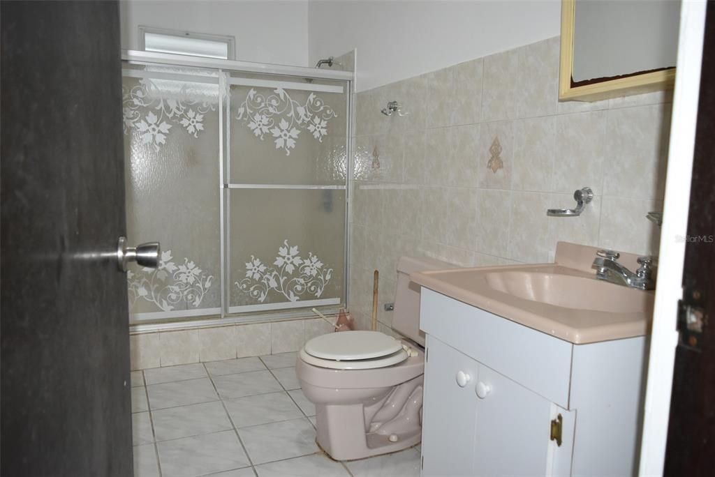 En Venta: $195,000 (3 camas, 3 baños, 1111 Pies cuadrados)