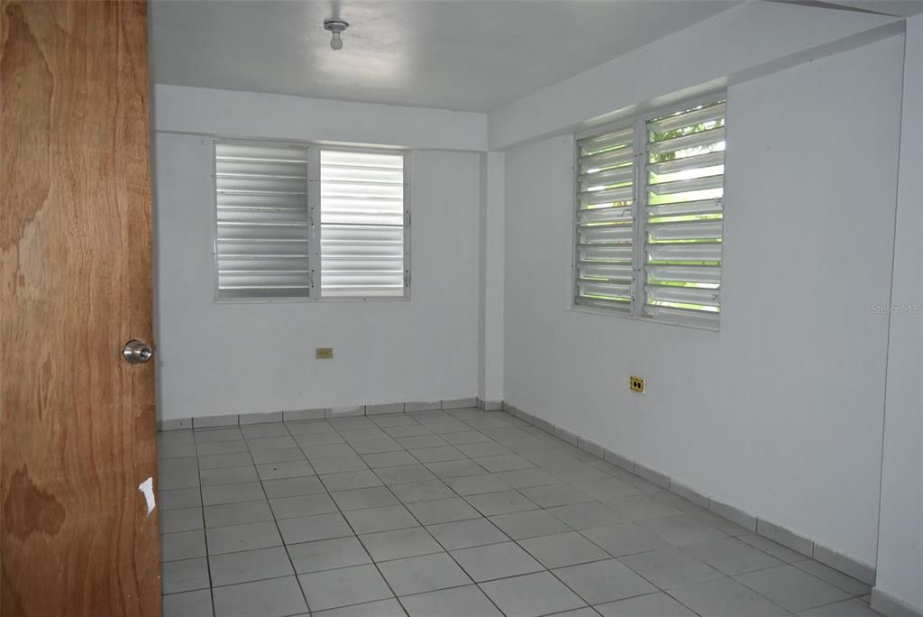 En Venta: $195,000 (3 camas, 3 baños, 1111 Pies cuadrados)