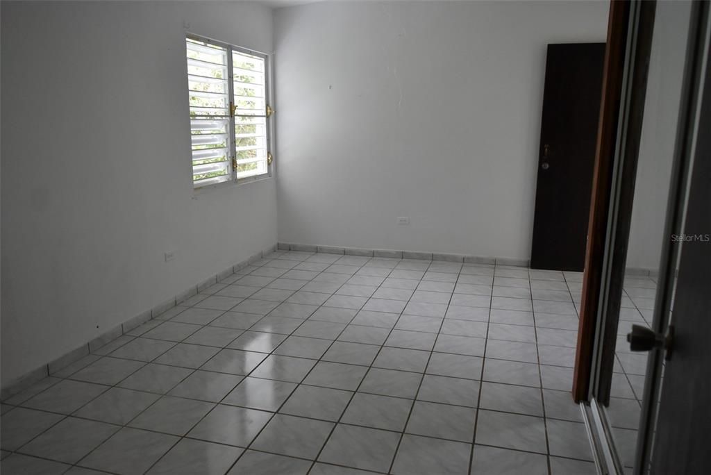 En Venta: $195,000 (3 camas, 3 baños, 1111 Pies cuadrados)