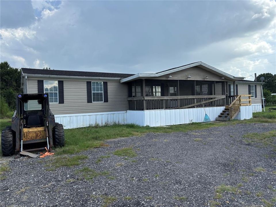 最近售出: $315,000 (4 贝兹, 2 浴室, 2052 平方英尺)