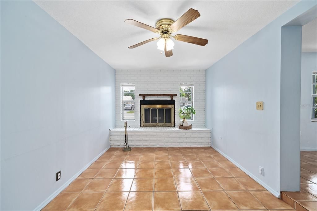 For Sale: $375,000 (3 beds, 1 baths, 1509 Square Feet)