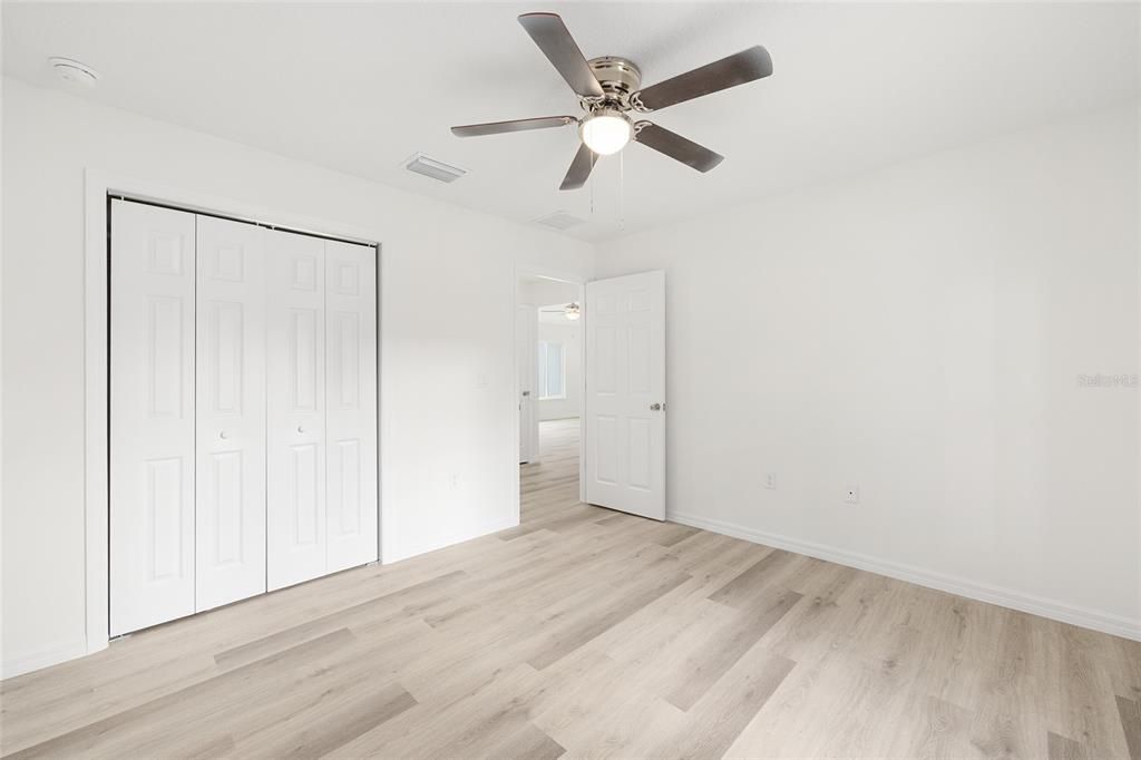 En Venta: $278,900 (4 camas, 2 baños, 1715 Pies cuadrados)