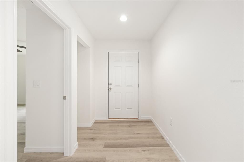 En Venta: $278,900 (4 camas, 2 baños, 1715 Pies cuadrados)