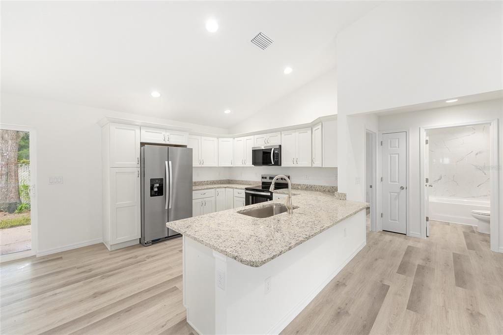 En Venta: $278,900 (4 camas, 2 baños, 1715 Pies cuadrados)