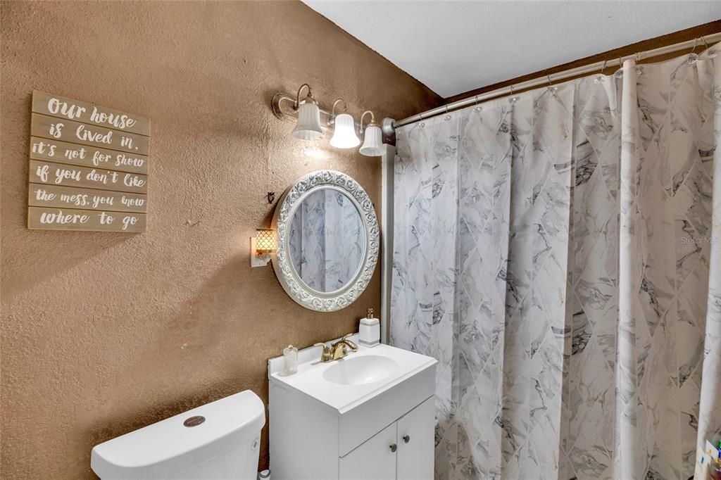 На продажу: $249,900 (3 спален, 2 ванн, 1260 Квадратных фут)