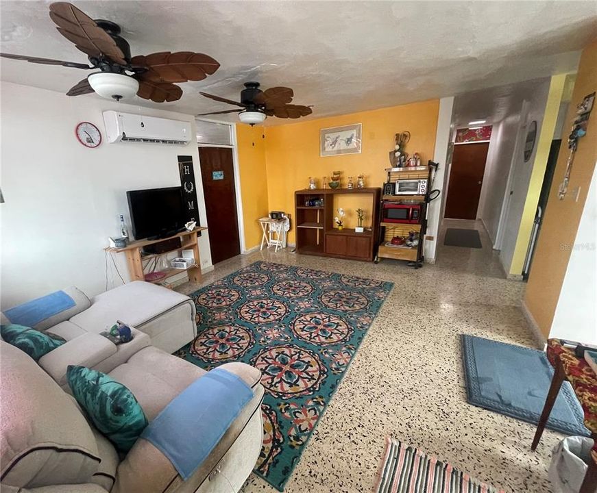 На продажу: $369,000 (5 спален, 3 ванн, 1600 Квадратных фут)