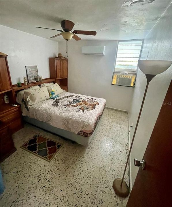 На продажу: $369,000 (5 спален, 3 ванн, 1600 Квадратных фут)