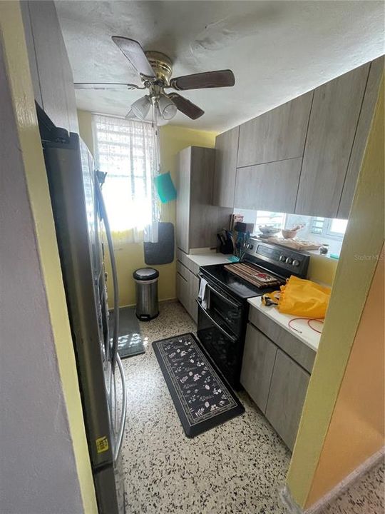 На продажу: $369,000 (5 спален, 3 ванн, 1600 Квадратных фут)