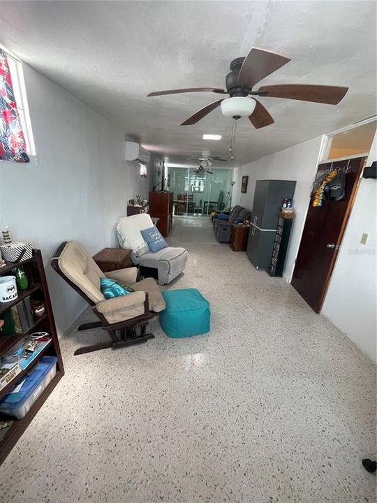 На продажу: $369,000 (5 спален, 3 ванн, 1600 Квадратных фут)