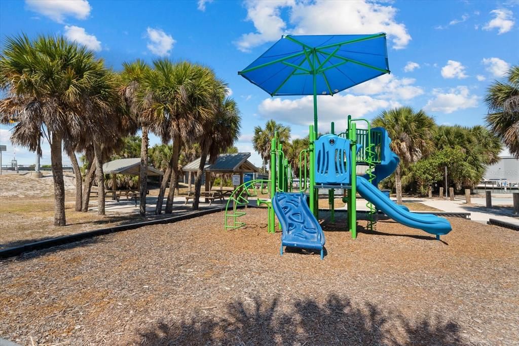 待售: $750,000 (3 贝兹, 2 浴室, 1799 平方英尺)