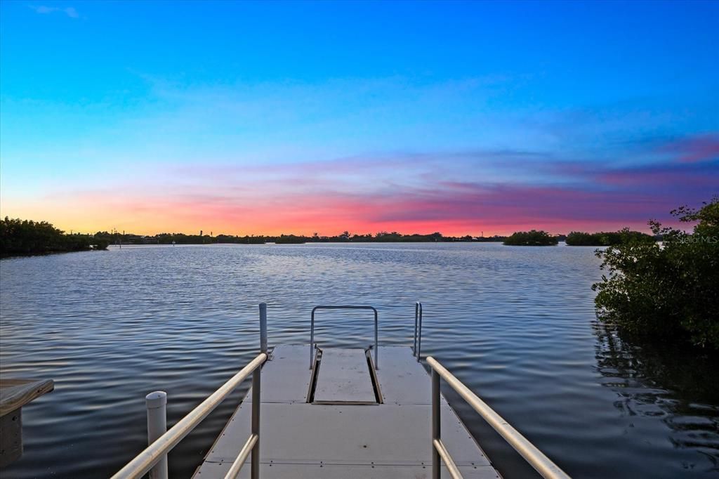 待售: $750,000 (3 贝兹, 2 浴室, 1799 平方英尺)