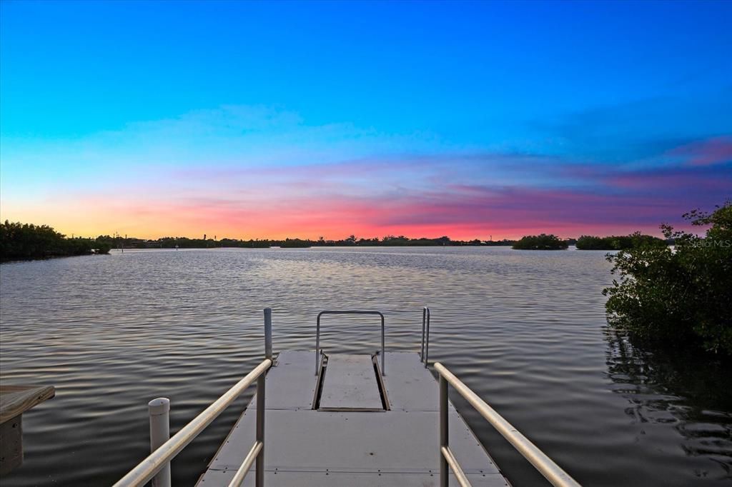 待售: $750,000 (3 贝兹, 2 浴室, 1799 平方英尺)