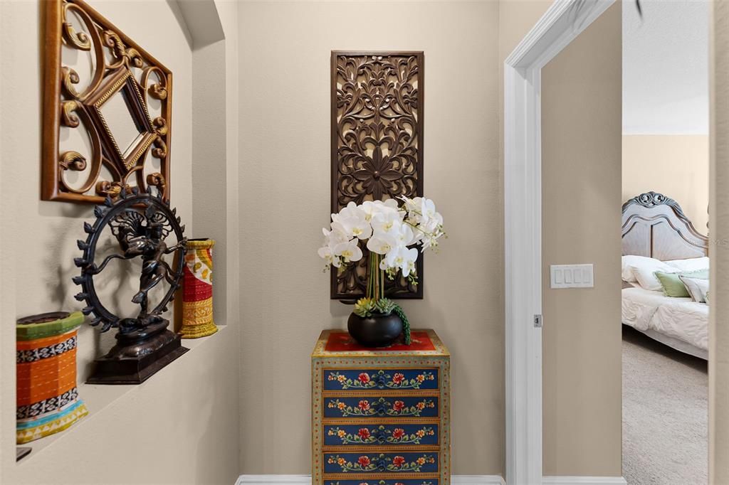 Bedroom 2 Entryway