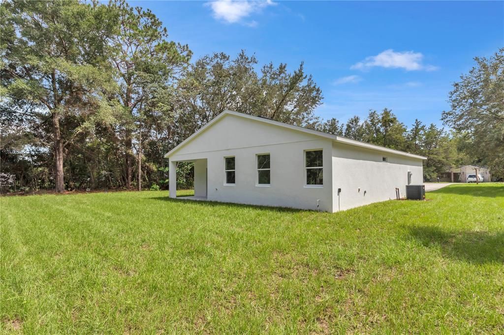 合同活跃: $320,000 (3 贝兹, 2 浴室, 1543 平方英尺)