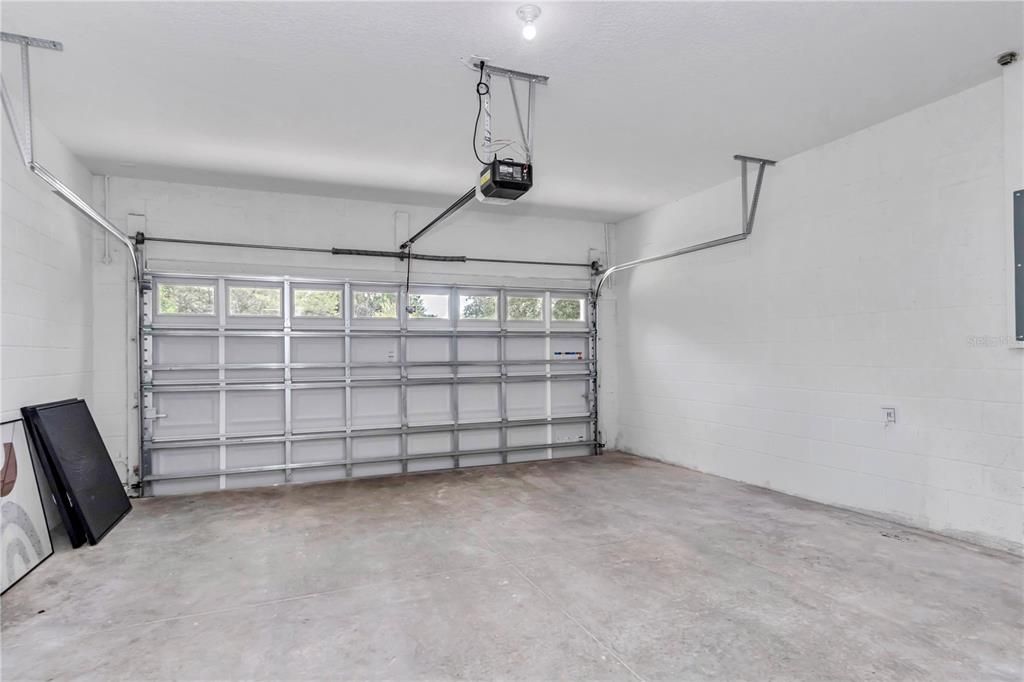 合同活跃: $320,000 (3 贝兹, 2 浴室, 1543 平方英尺)