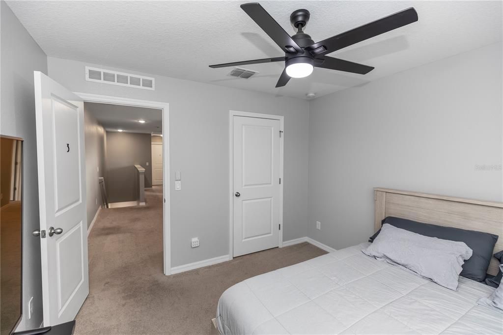 En Venta: $298,999 (3 camas, 2 baños, 1580 Pies cuadrados)