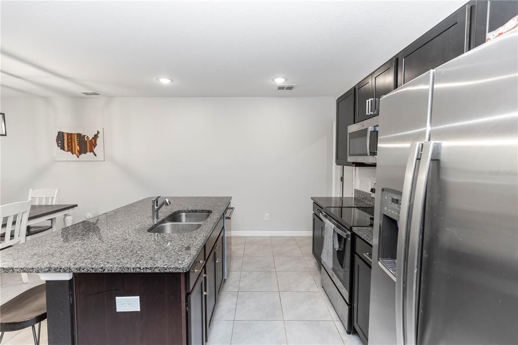 En Venta: $298,999 (3 camas, 2 baños, 1580 Pies cuadrados)