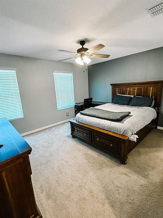 En Venta: $298,999 (3 camas, 2 baños, 1580 Pies cuadrados)