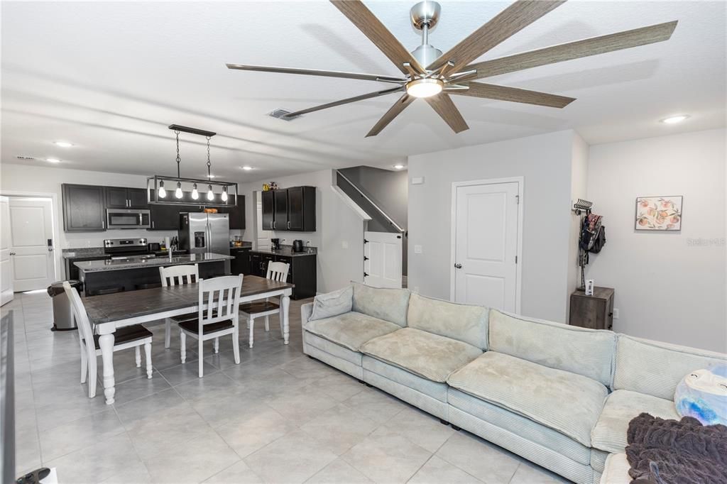 En Venta: $298,999 (3 camas, 2 baños, 1580 Pies cuadrados)