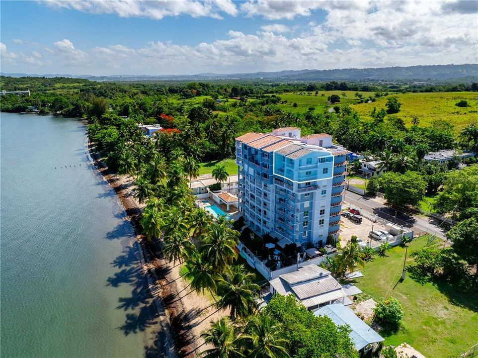 Recently Sold: $649,000 (3 beds, 4 baths, 1478 Square Feet)