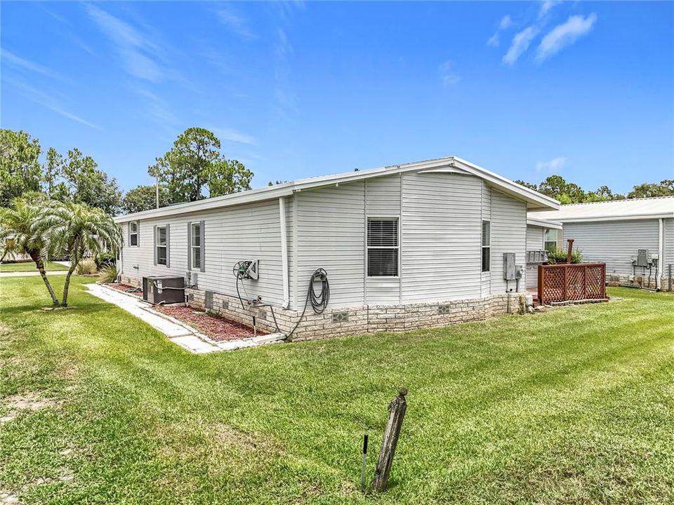 Active With Contract: $199,000 (2 beds, 2 baths, 1480 Square Feet)