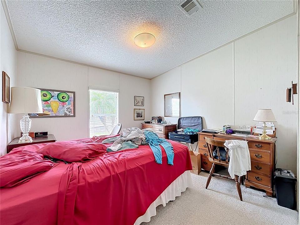 Active With Contract: $199,000 (2 beds, 2 baths, 1480 Square Feet)