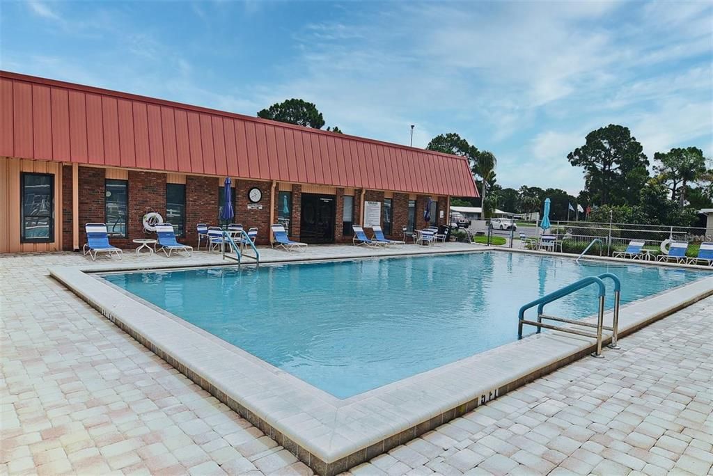 Active With Contract: $199,000 (2 beds, 2 baths, 1480 Square Feet)